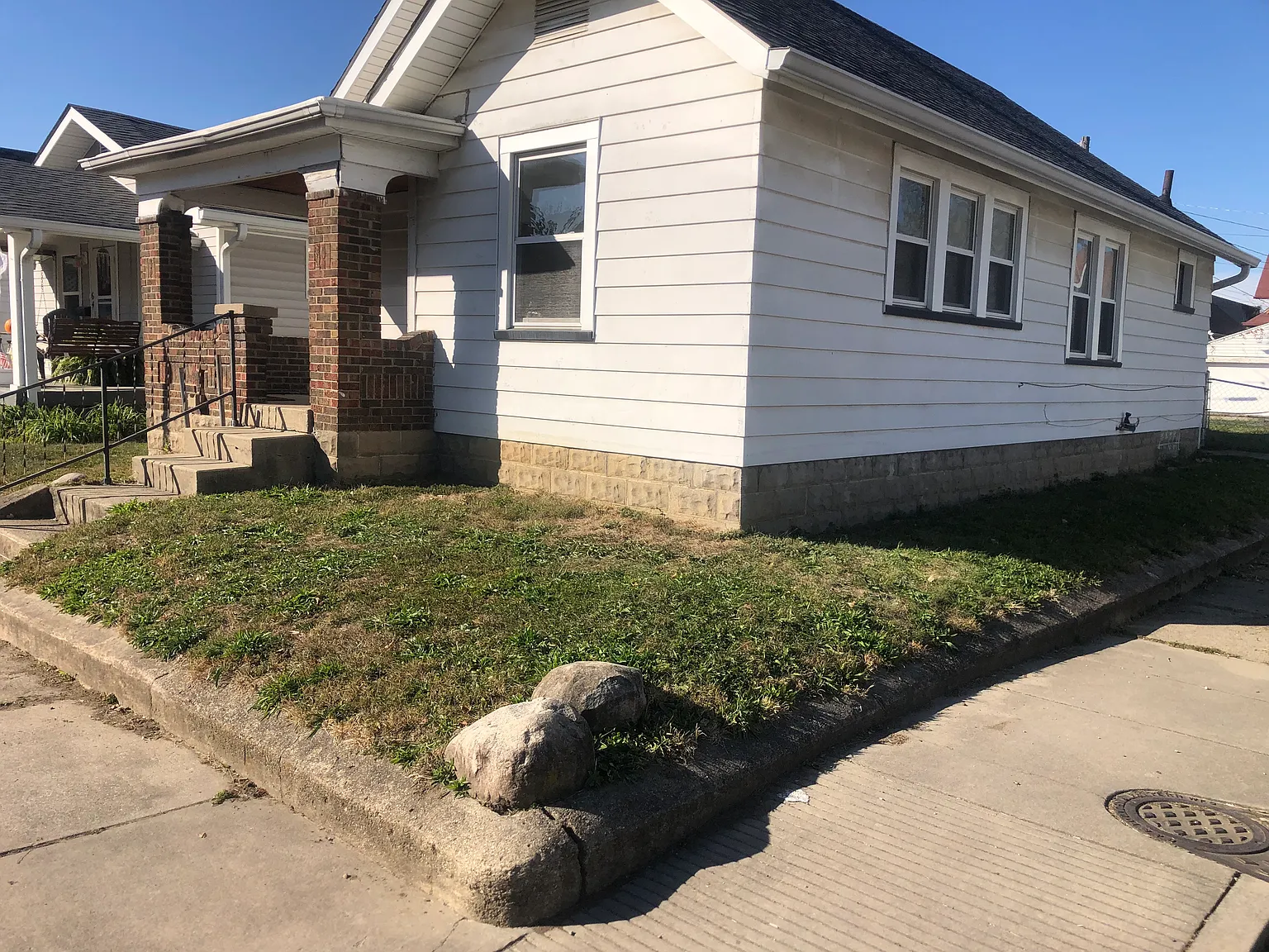 72 E Legrande Ave photo 1