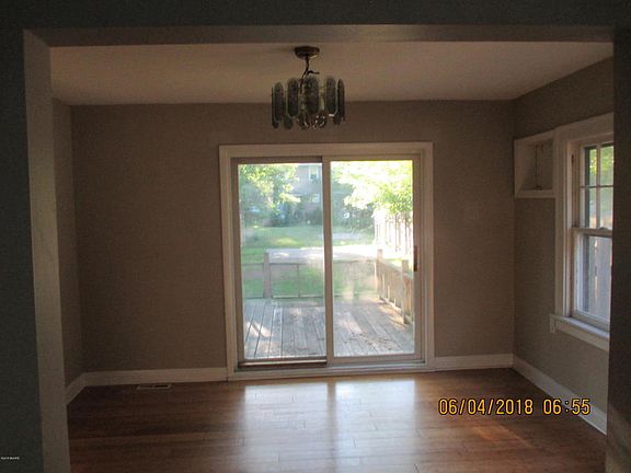 3rd image of 1732 Willard Ave SE