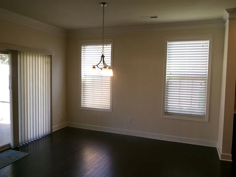 1419 Sawyer Ave — Photo 13