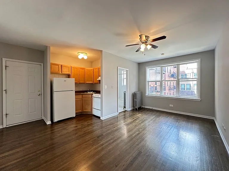 914 W Dakin St #512 — Photo 8
