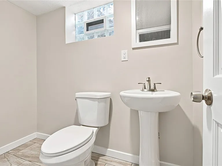 1685 Brodhead Rd #1 — Photo 18