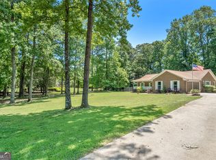 2260 Castle Lake Dr, Tyrone, GA 30290