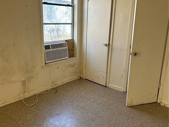 4th image of 1806 Alamo Ave