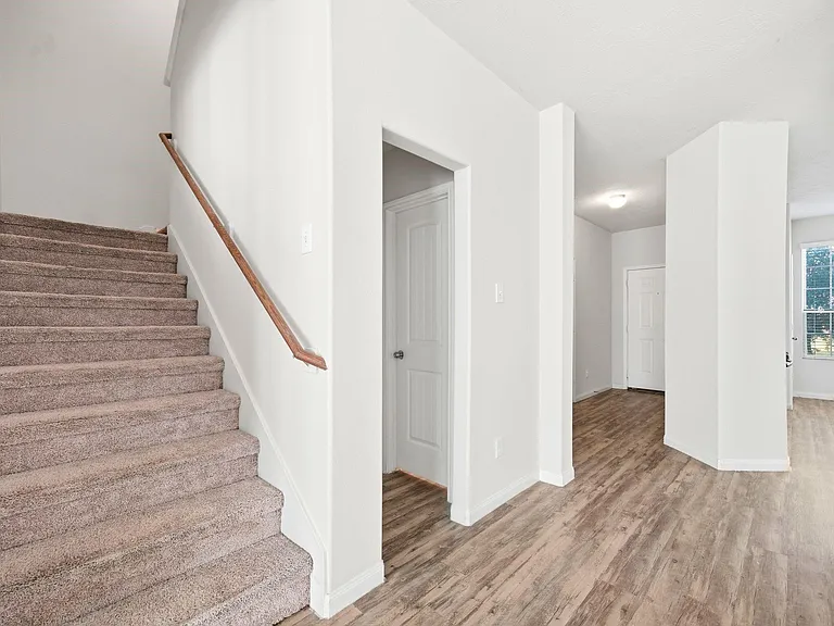19 Santa Barbara Dr — Photo 18