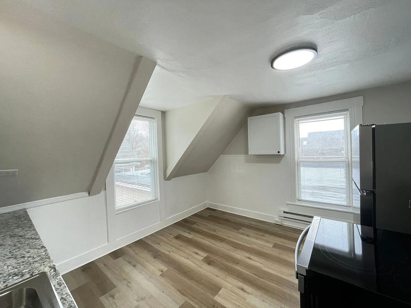 2 bed, 1.0 bath, 874 sqft, $1,650 — Photo 4