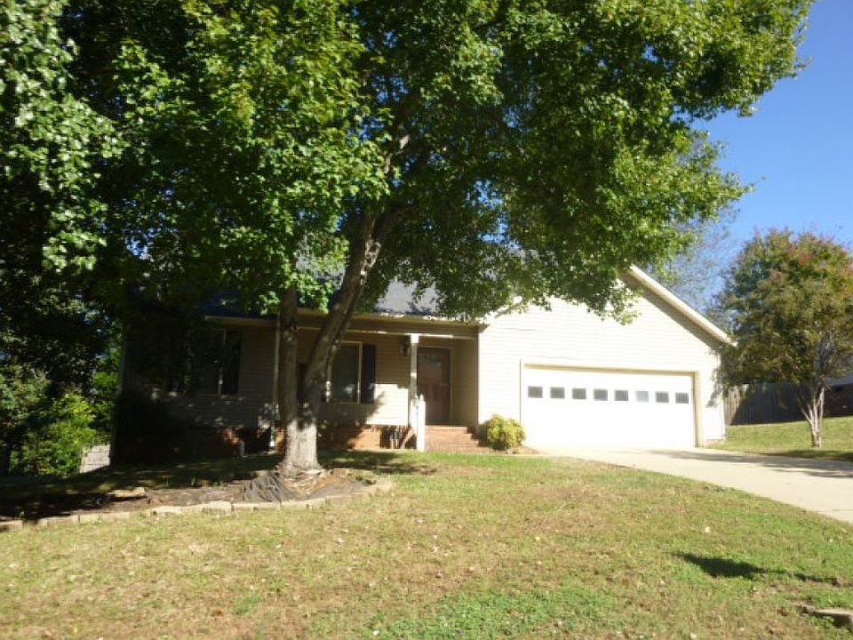 1st image of 222 Waterbury Ct