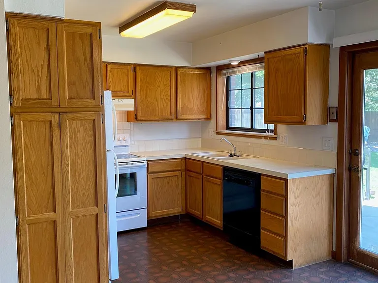 3170 Kendall St — Photo 10