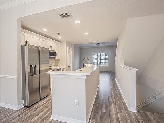 3rd image of 5220 W Kennedy Blvd #5220