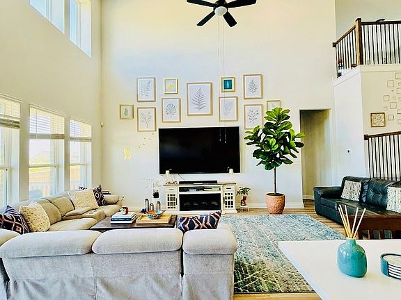 4th image of 1304 Snowdrop Dr