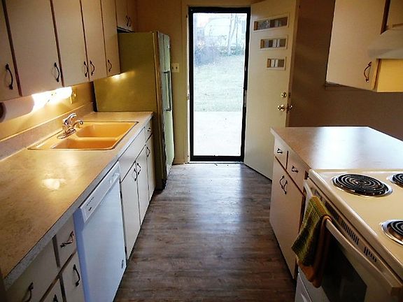 5th image of 3738 Ramona Dr