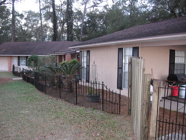 11573 SW 2nd Ln — Photo 2
