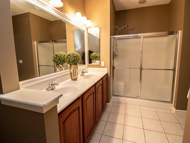 4977 Lake View Dr — Photo 9