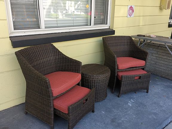 3rd image of 130 17th St N #3