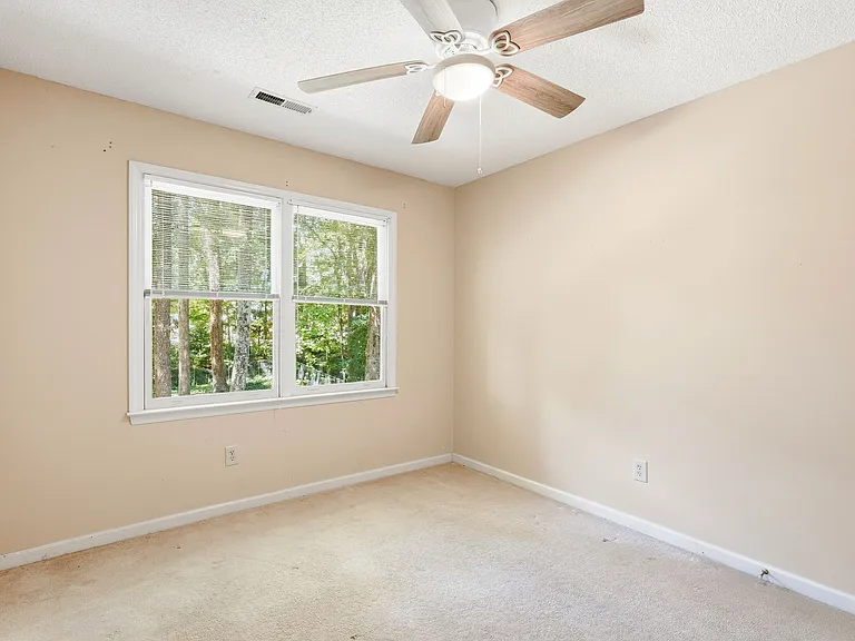 1424 Brookwood Dr — Photo 37