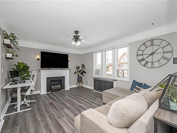6 Vineland Ave #22, Hamilton, ON L8M 1R4