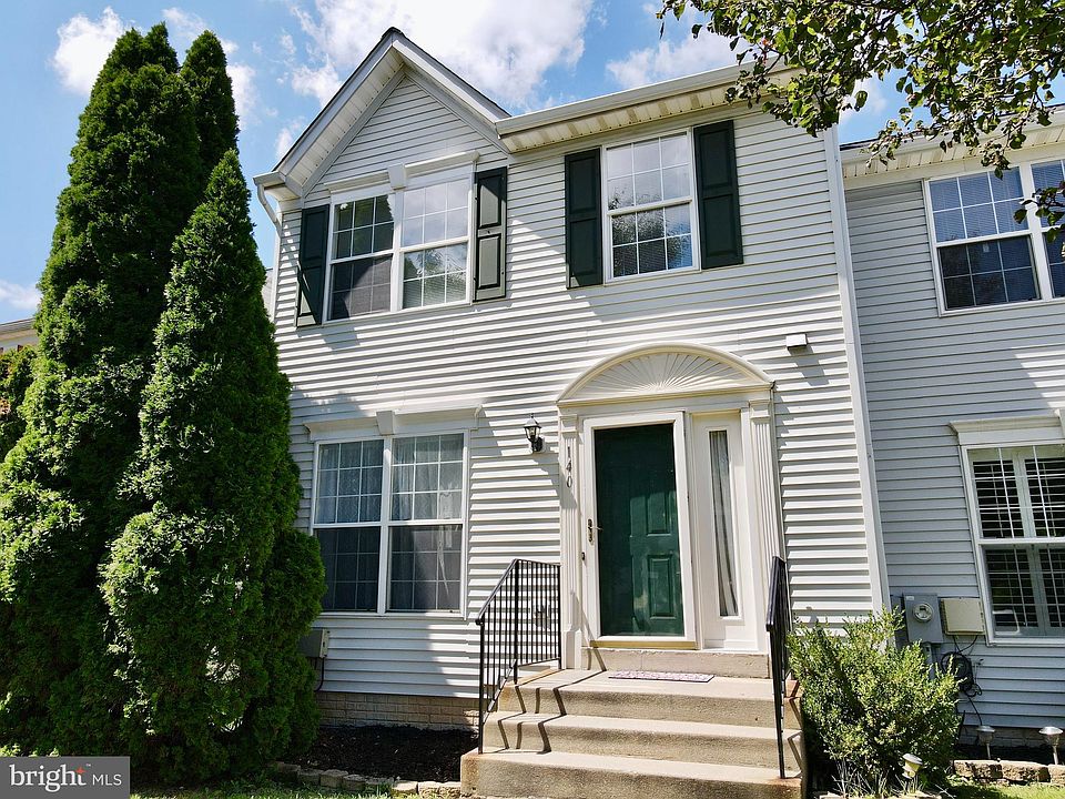 1st image of 140 Goldsborough Dr #22