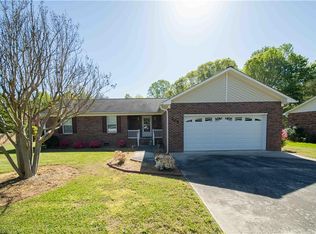 409 Sherman Dr, Lexington, NC 27295