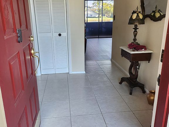 2nd image of 30 Lesley Ln