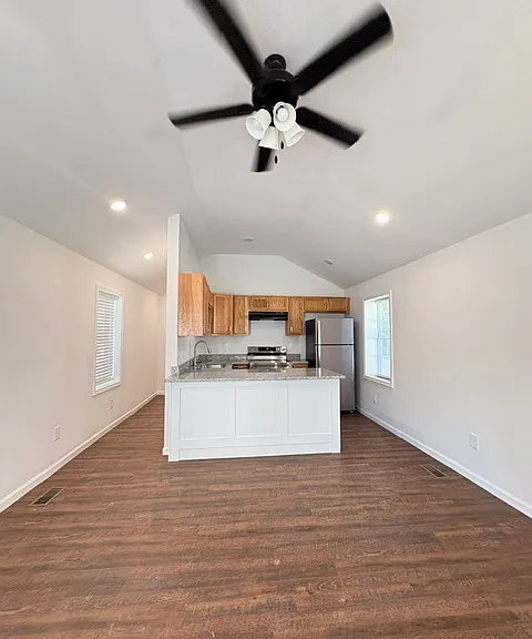 2520 Booker St — Photo 7