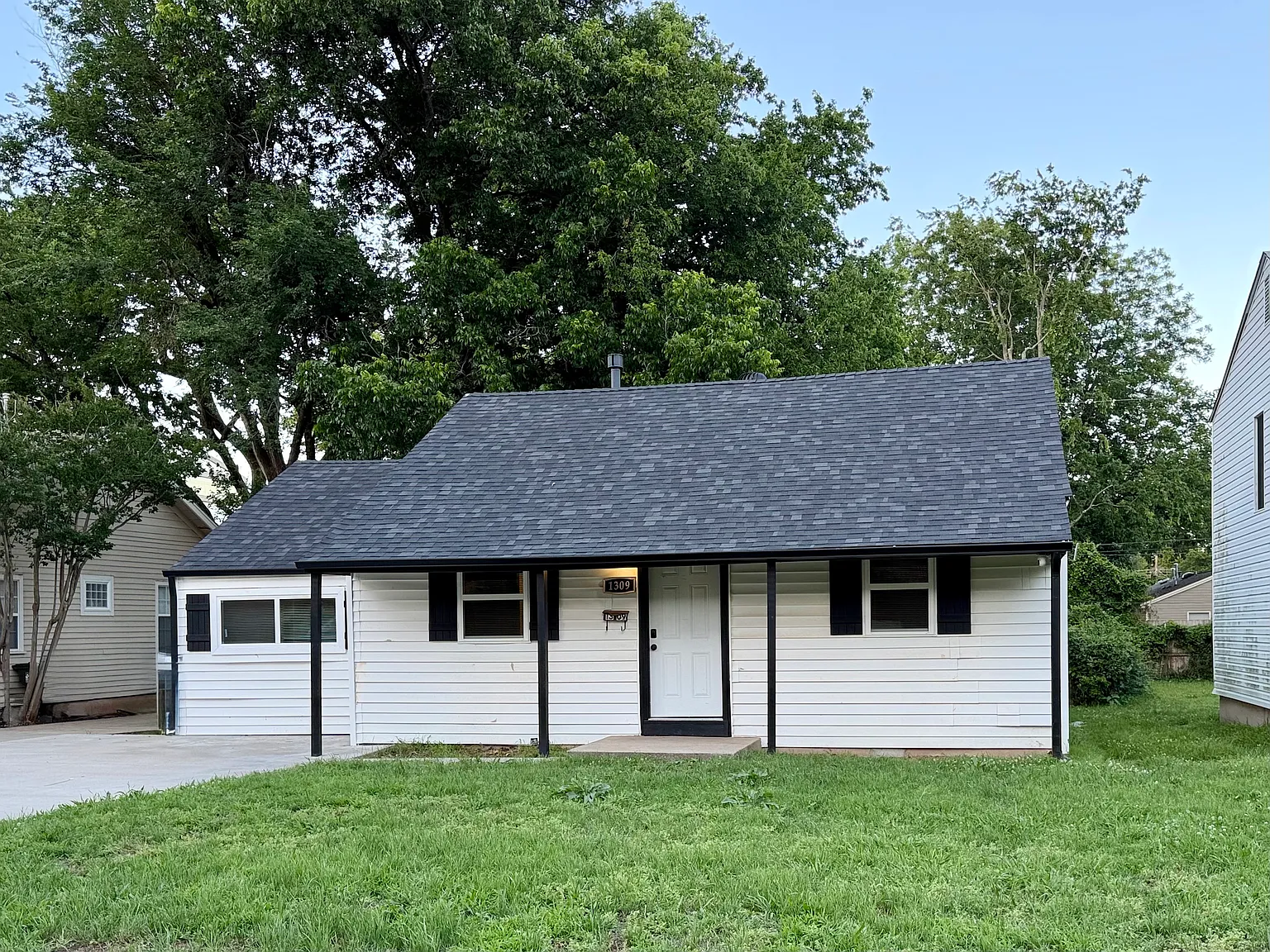 1309 Lincoln Ave — Photo 1
