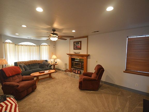 4th image of 2626 S Linwood Street