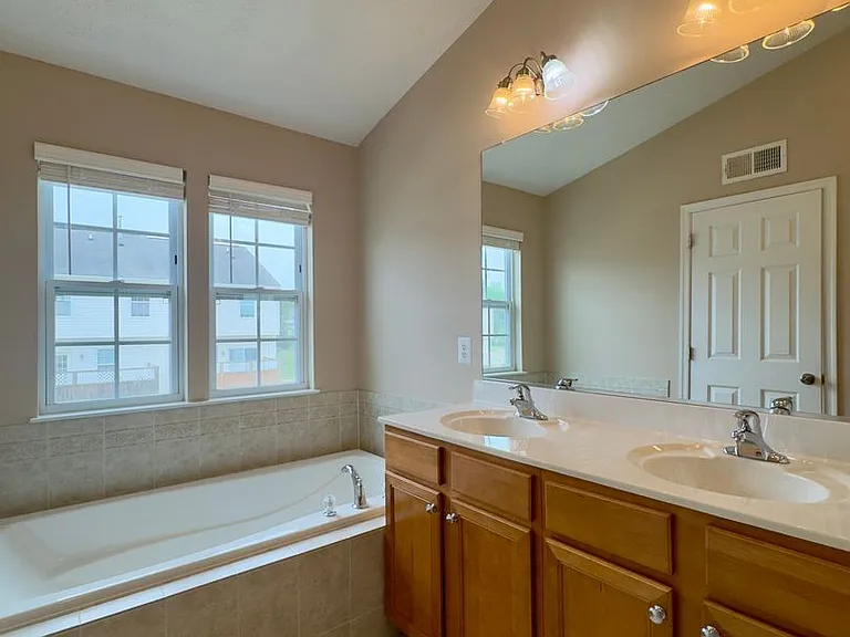 618 Snowberry Way — Photo 23