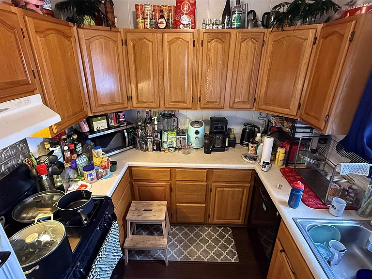 3203 Guadalupe St — Photo 3