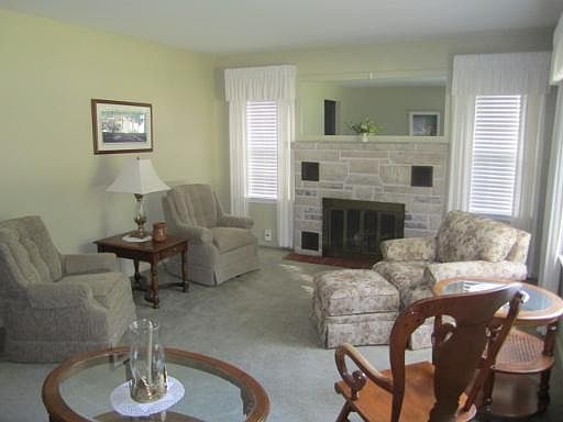 5th image of 119 Willard Ave