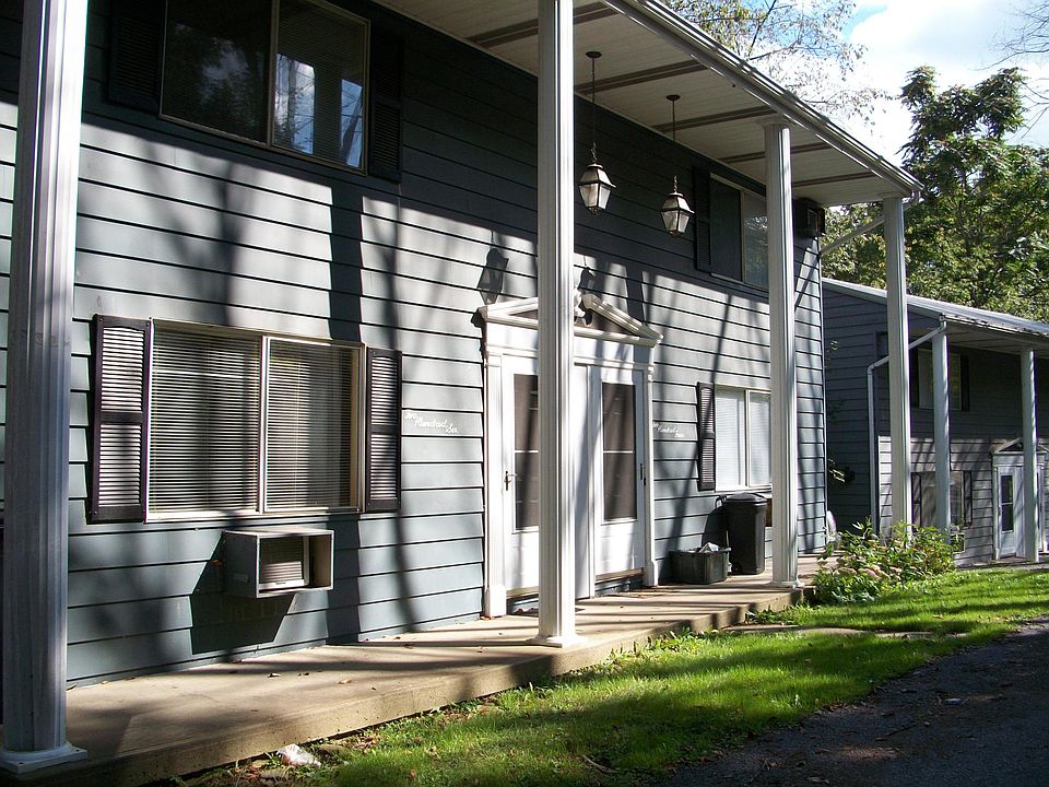 Quiet, private lane with off street parking and no through traffic. 206 Chateau Lane, Butler Pa for rent. 724-712-9272