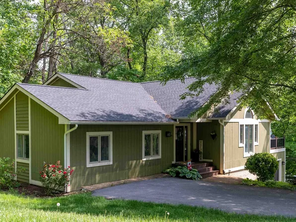 398 Flower Dr, McGaheysville, VA 22840