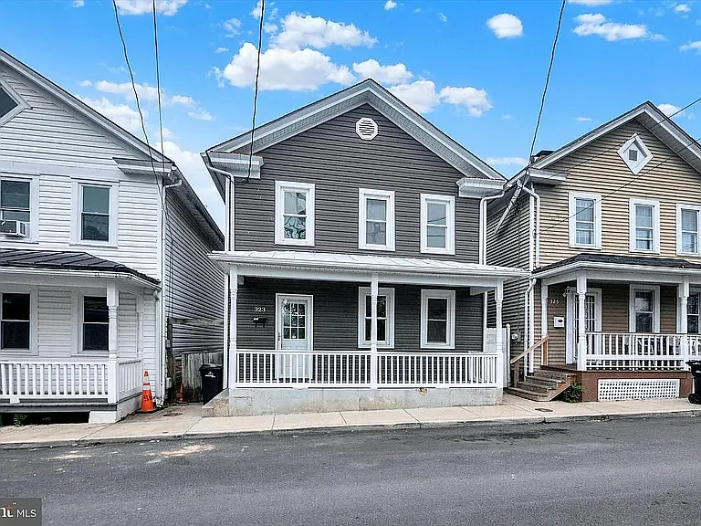 323 Fairview Ave — Photo 2