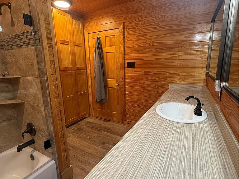 902 Hidden Valley Dr — Photo 22