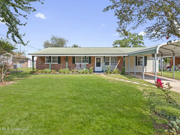 3214 Wesley St, Pascagoula, MS 39567