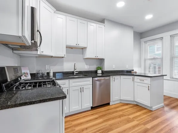 22 Auburn St APT 1, Malden, MA 02148