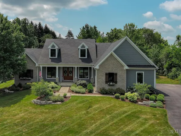 38W365 Monterey Dr, Batavia, IL 60510