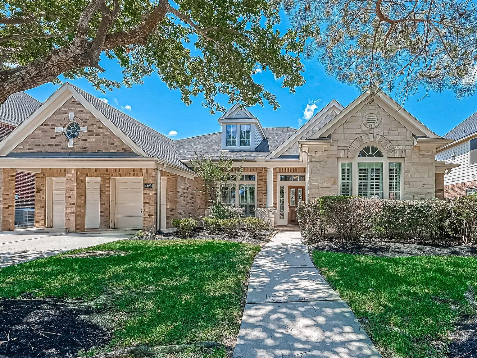 4 bed, 3.0 bath, 3158 sqft, $3,500 — Photo 1