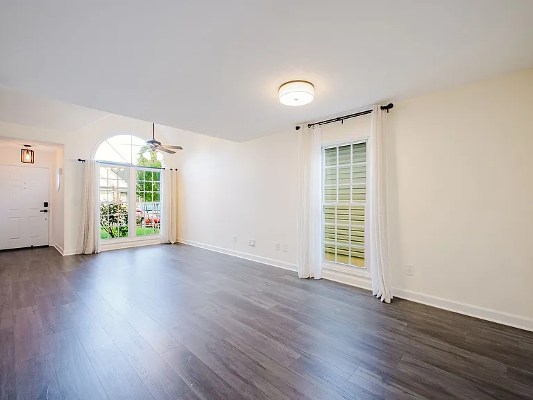3413 Rainview Cir — Photo 10