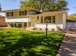 18926 Park Ave, Lansing, IL 60438