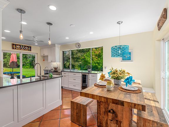 3rd image of 4425 SW Country Pl