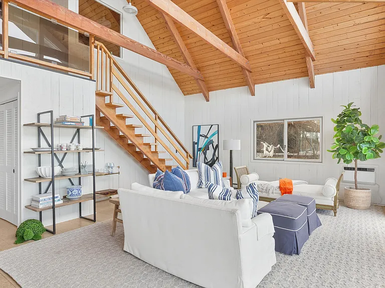 298 Dune Rd — Photo 22
