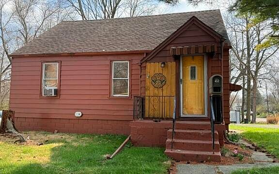 2nd image of 452 N Bechtle Ave