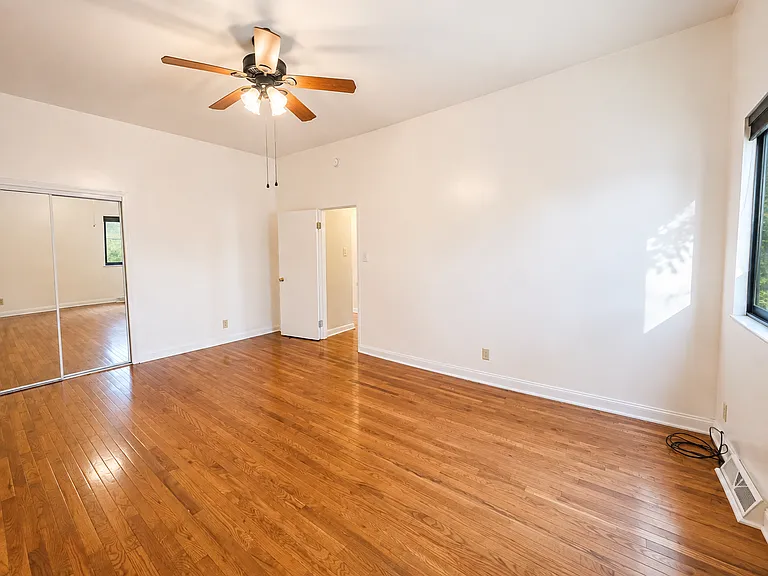 735 N Highland Ave #3 — Photo 22