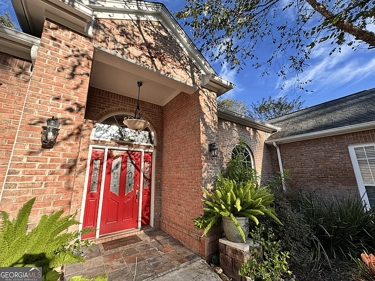 535 Cardinal Cir E — Photo 3