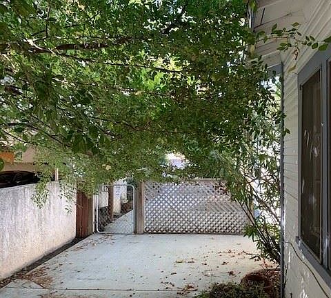 4th image of 1172 Alameda Ave APT B