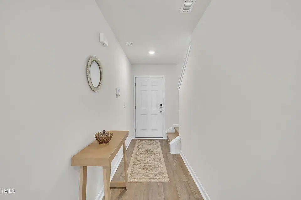 3 bed, 1508 sqft, $1,718 — Photo 2