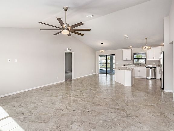 4th image of 4329 SW 10th Ave