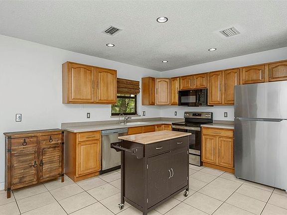 5th image of 8732 Overlook Dr