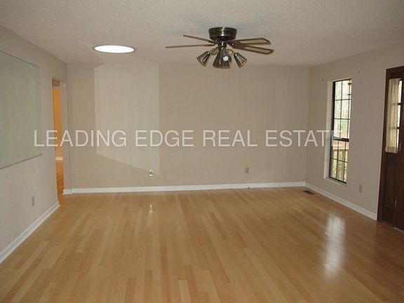 4th image of 5761 Broad Oak Dr