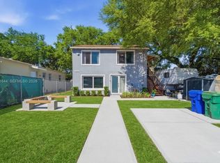 Cottage Villa Track, Miami, FL 33150