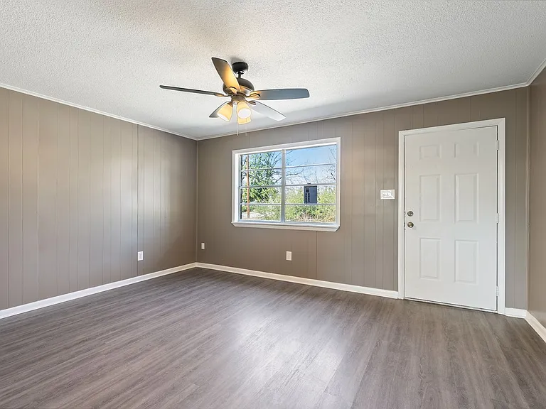 515 South Rd — Photo 4